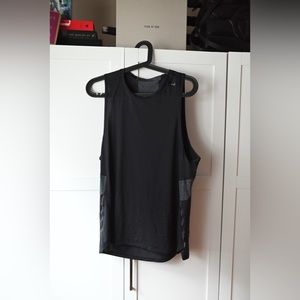 Lululemon men’s black tank top with higher neck and heathered grey back detail.